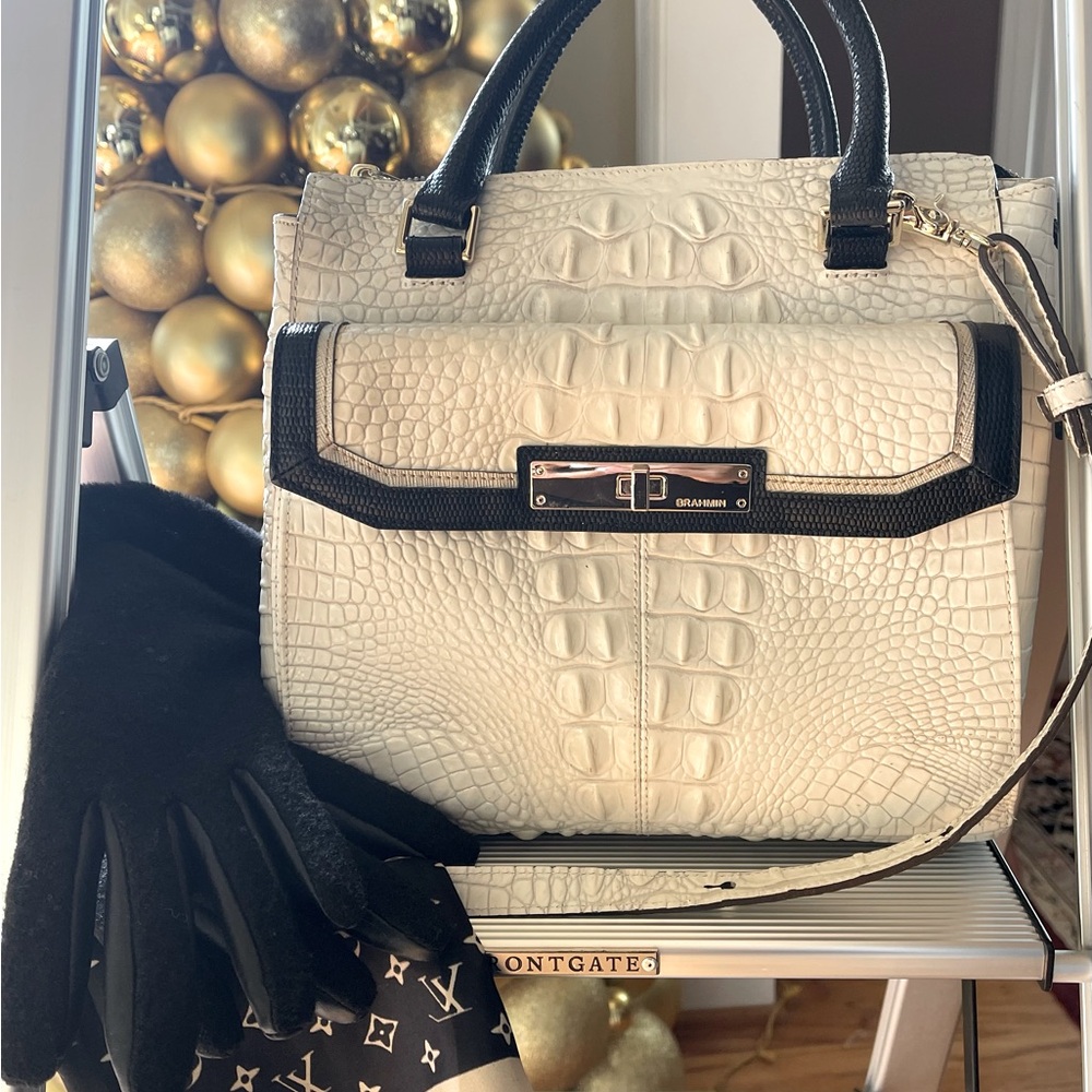 Brahmin Malia Sugar Tri Texture Excellent condition.
